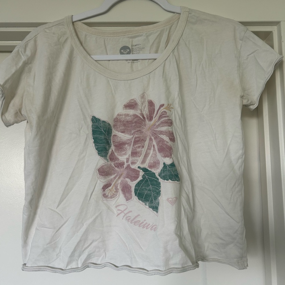 White roxy t shirt